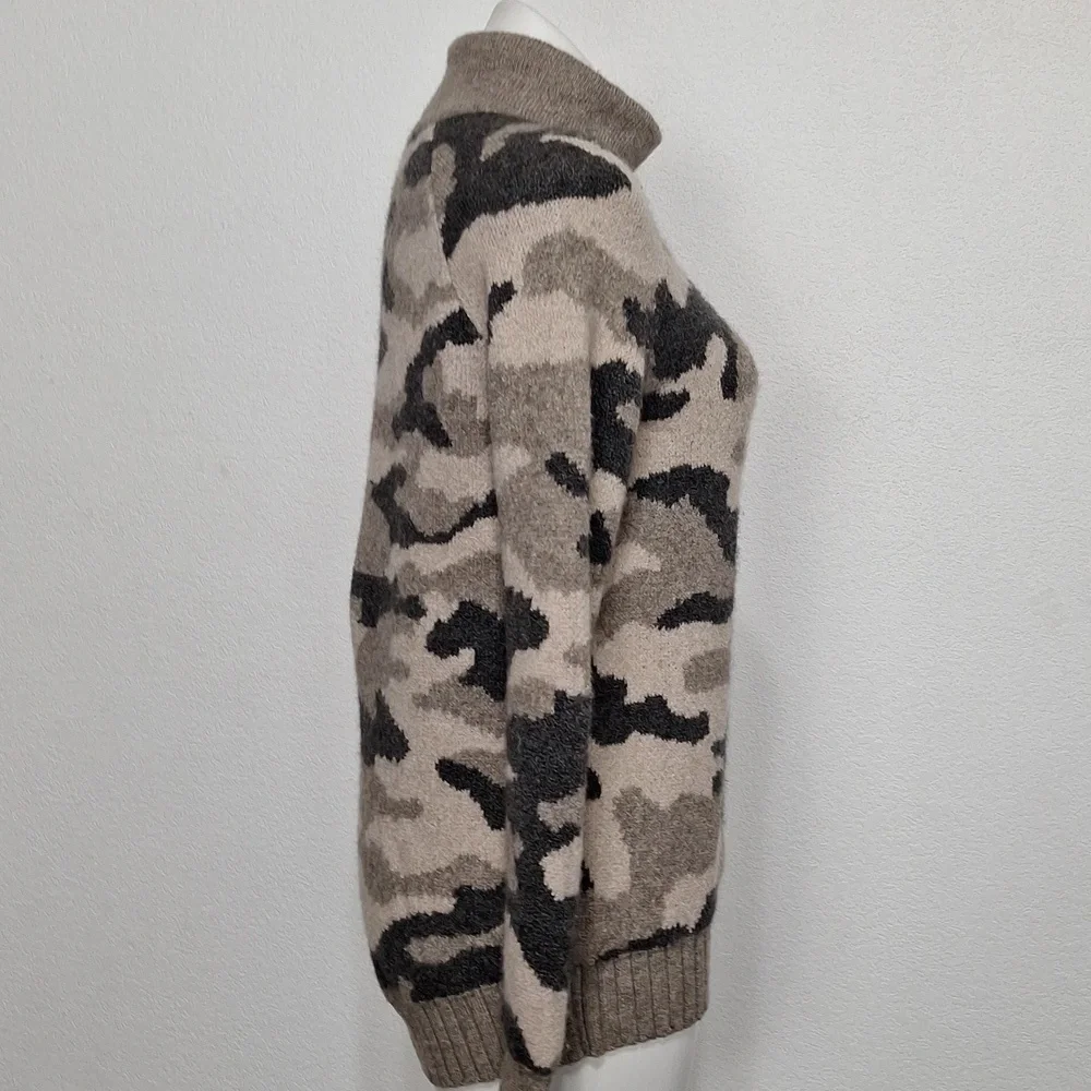 Christian Siriano Camouflage Print Streetwear Cozy Mock Neck Grunge Sweater Sz.M